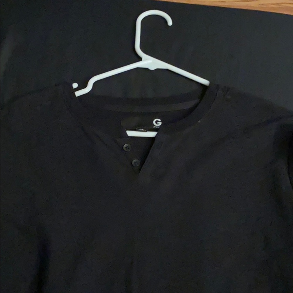 V neck button shirt (Men)